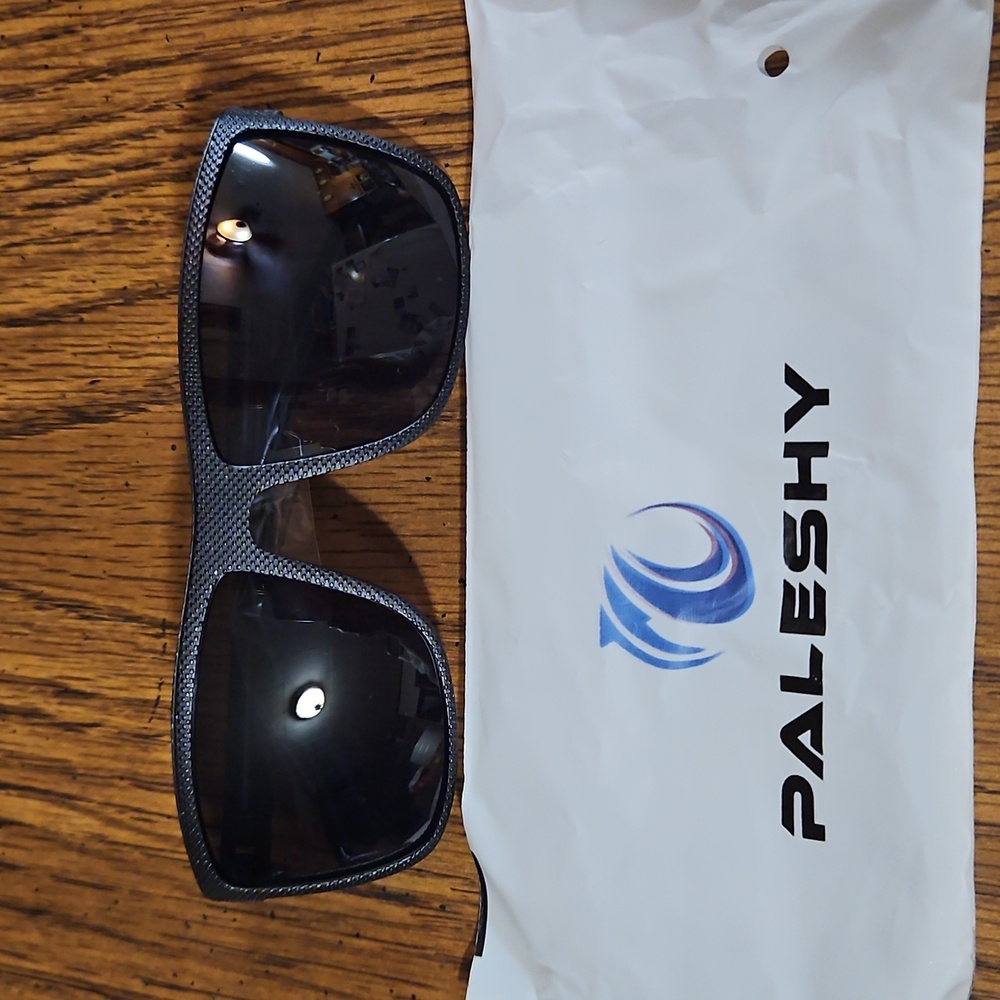 PALESHY Unisex Black-on-Black Polarized Sunglasses-Lightweight UV400 Protection